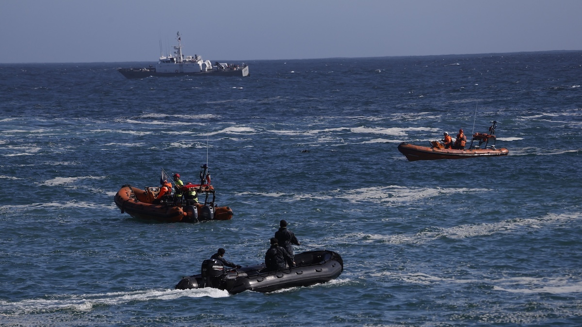 Imagen para: ¡ÚLTIMA HORA! Desaparecen tres tripulantes tras volcamiento de barco pesquero en Talcahuano: Esto es lo que realmente pasó