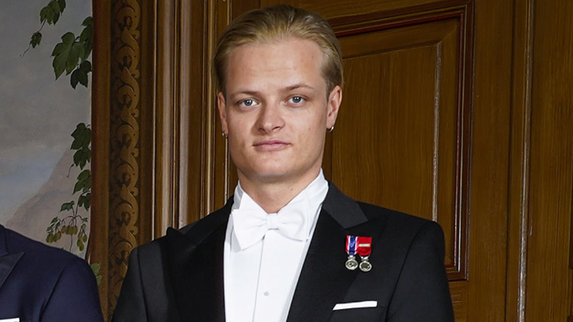 Imagen para: ¡ÚLTIMA HORA! El hijo de la princesa Mette-Marit, Marius Borg Høiby, sale de prisión con tobillera electrónica: Esto es lo que realmente pasó.