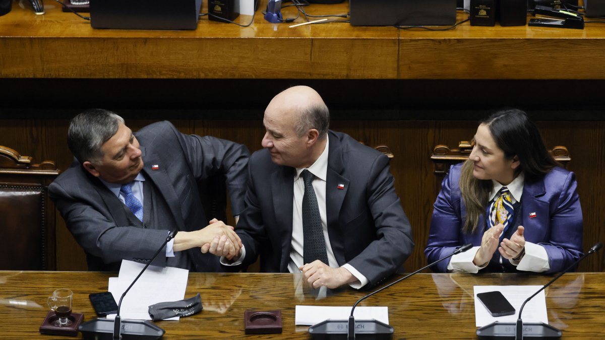 Imagen para: ¡ÚLTIMA HORA! Eyzaguirre desata la polémica: 'El Gobierno es dogmático y no cede en nada'